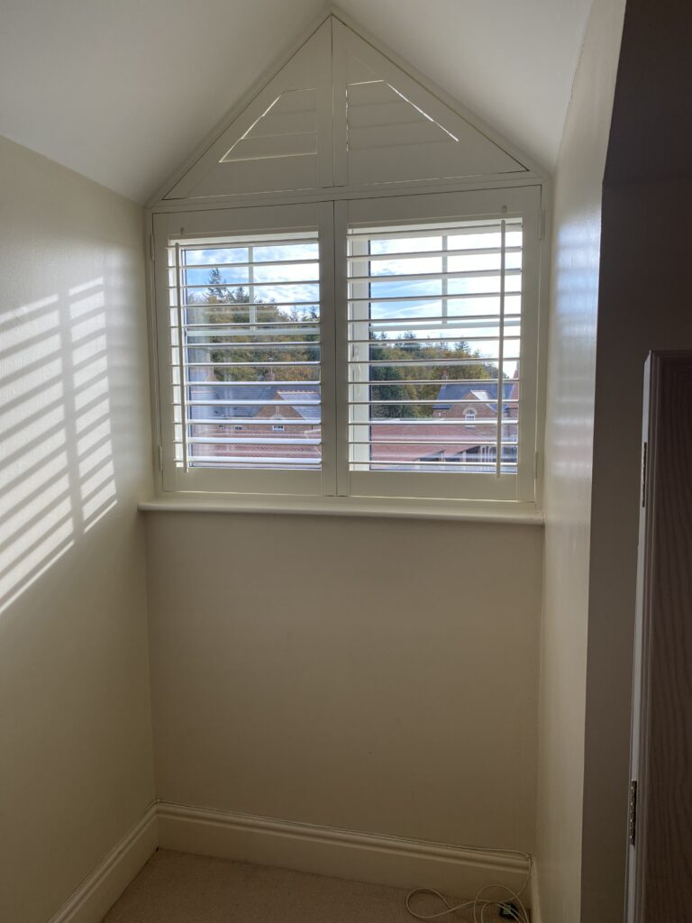 Shaped Shutters 
Our shutters are made from Basswood which is a hardwood. Giving them strength and rigidity. This gives you peace of mind knowing you’ve bought a top quality shutter.